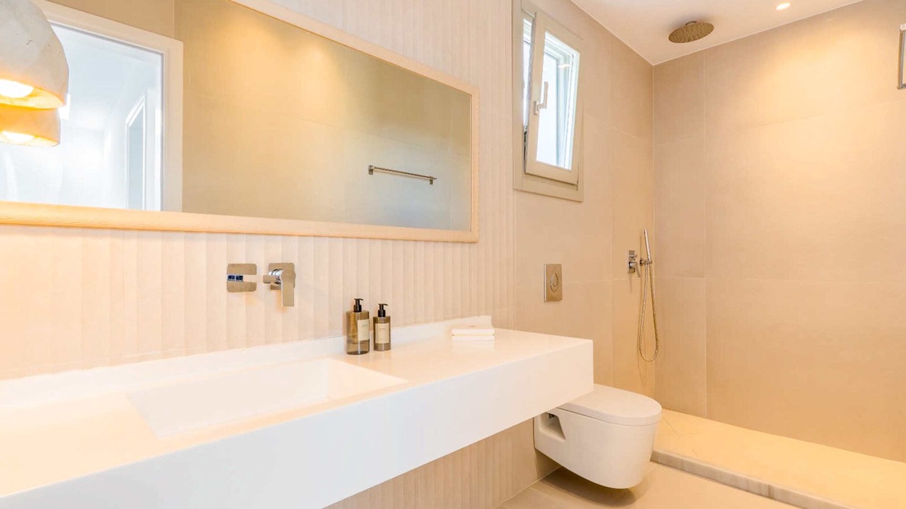 Photo of Bathroom in Ano Mera