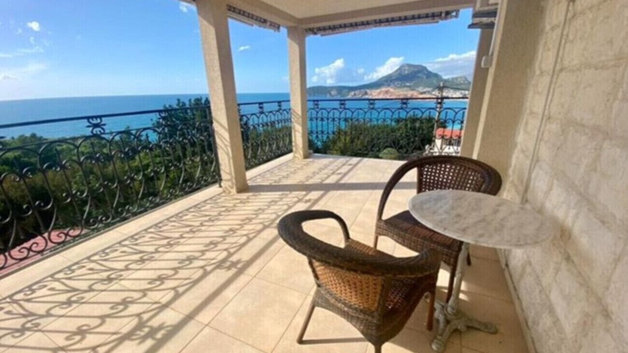Photo of Patio Balcony in Bar
