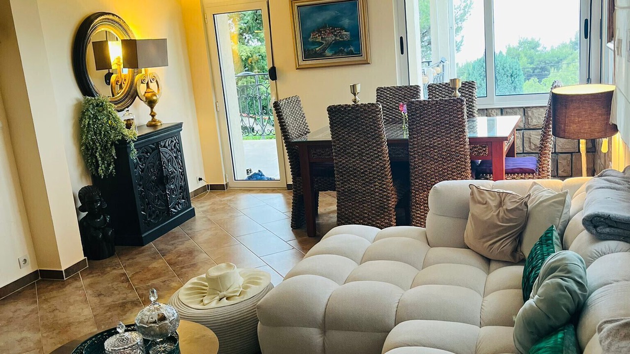 Photo of Livingroom in Bar