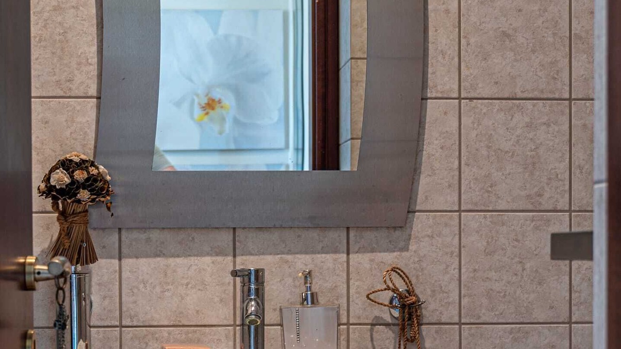 Photo of Bathroom in Aegina Town