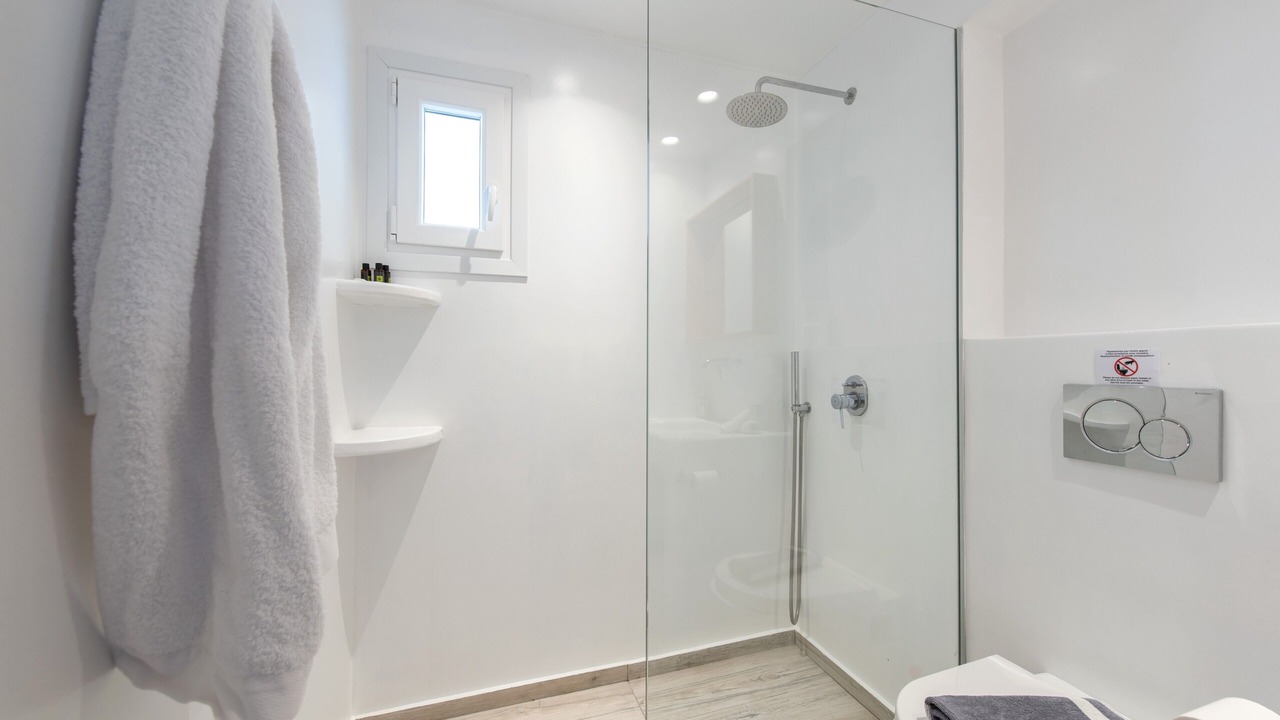 Photo of Bathroom in Parikia
