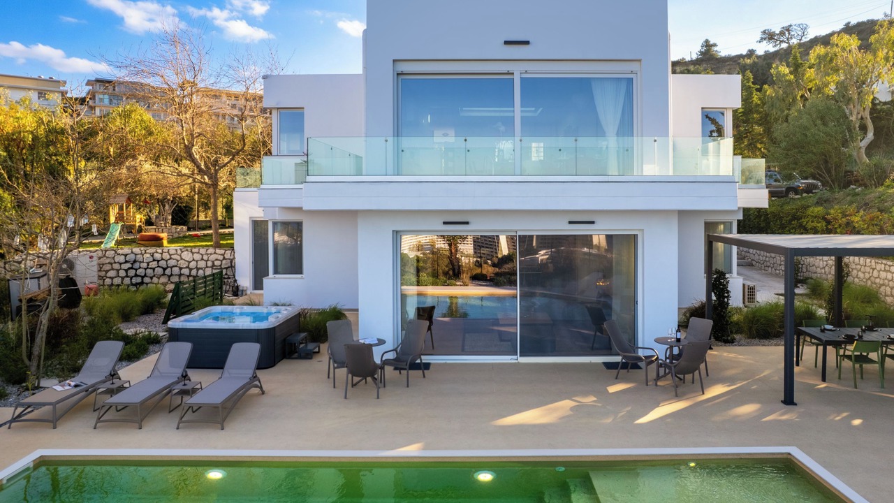 Photo of Outdoor in Ixia