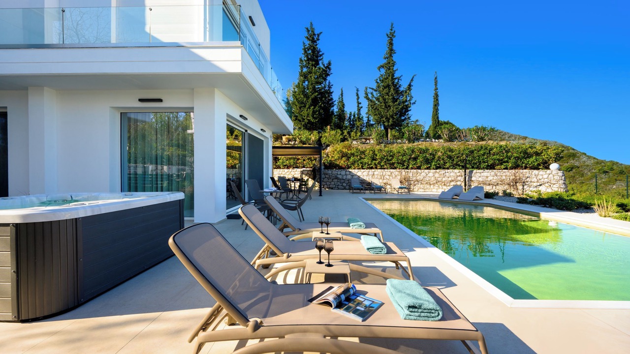 Photo of Outdoor in Ixia