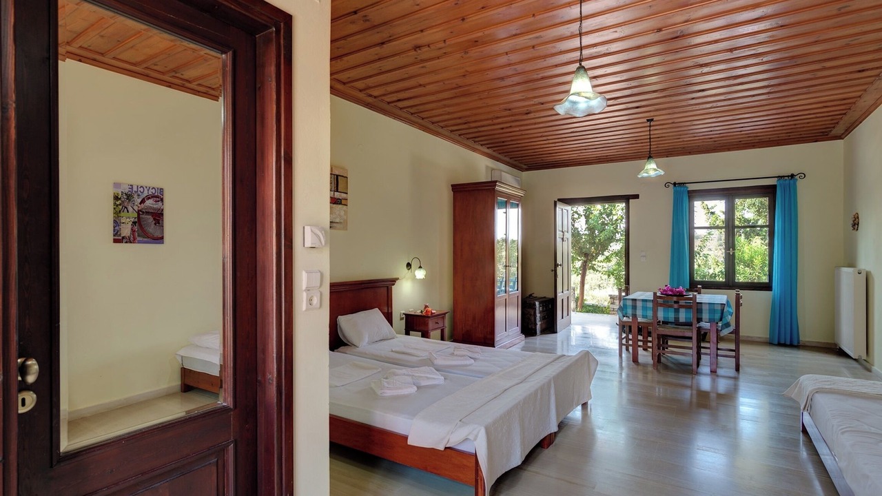 Photo of Bedroom in Douliana