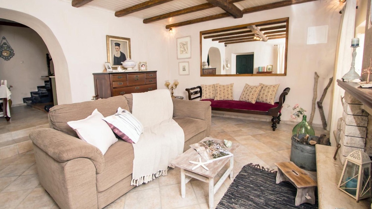 Photo of Livingroom in Chlomos