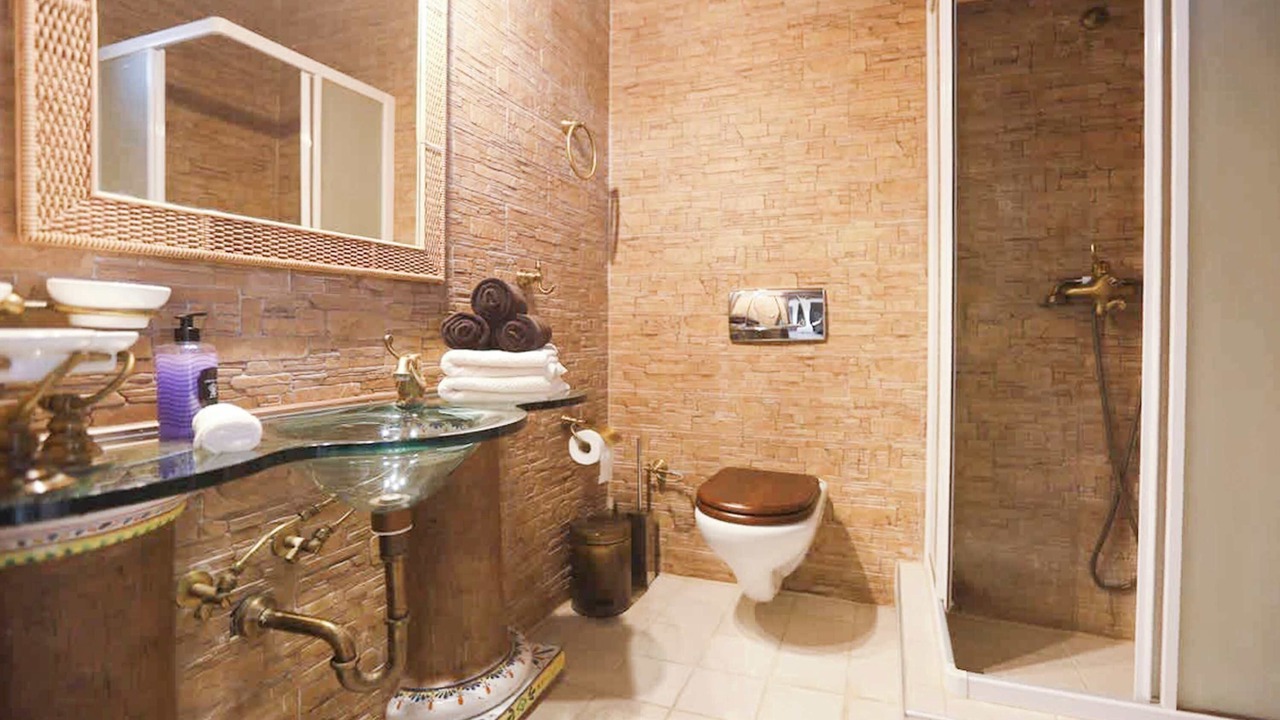 Photo of Bathroom in Thermi