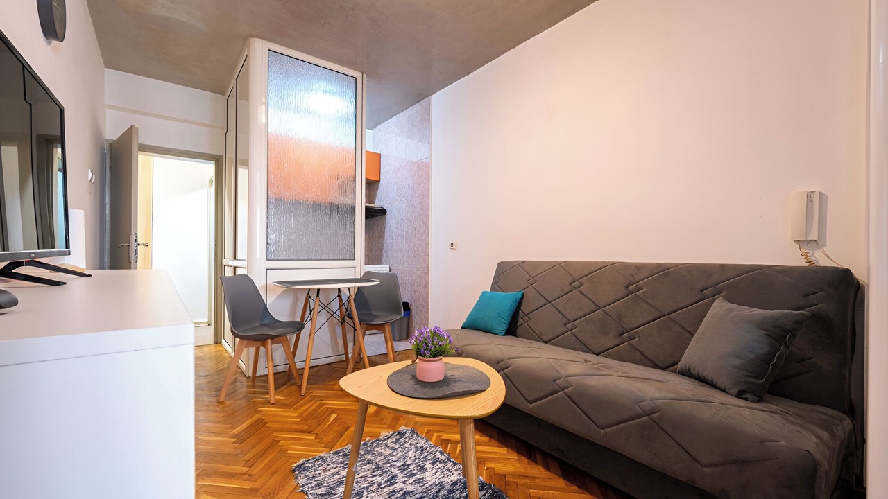 Photo of Livingroom in Downtown
