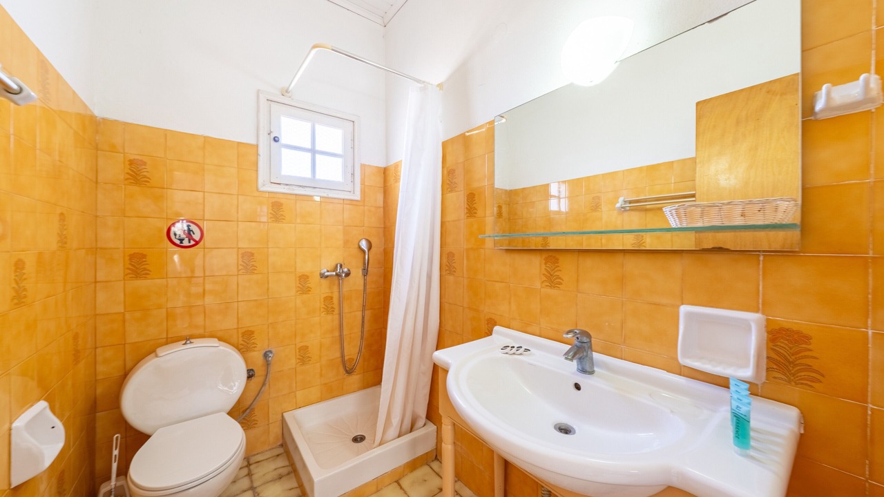Photo of Bathroom in Lefkimmi