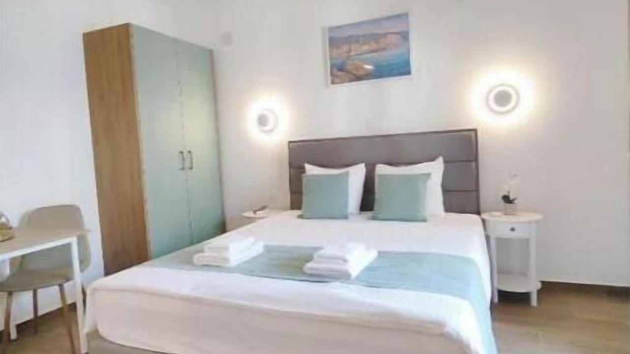 Photo of Bedroom in Maini