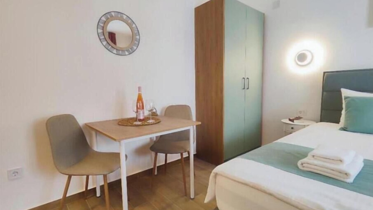 Photo of Bedroom in Maini