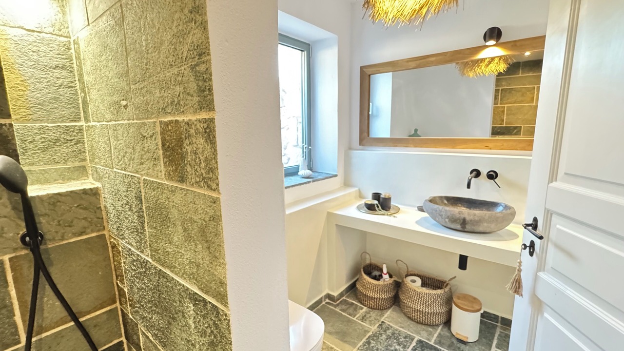 Photo of Bathroom in Lakones