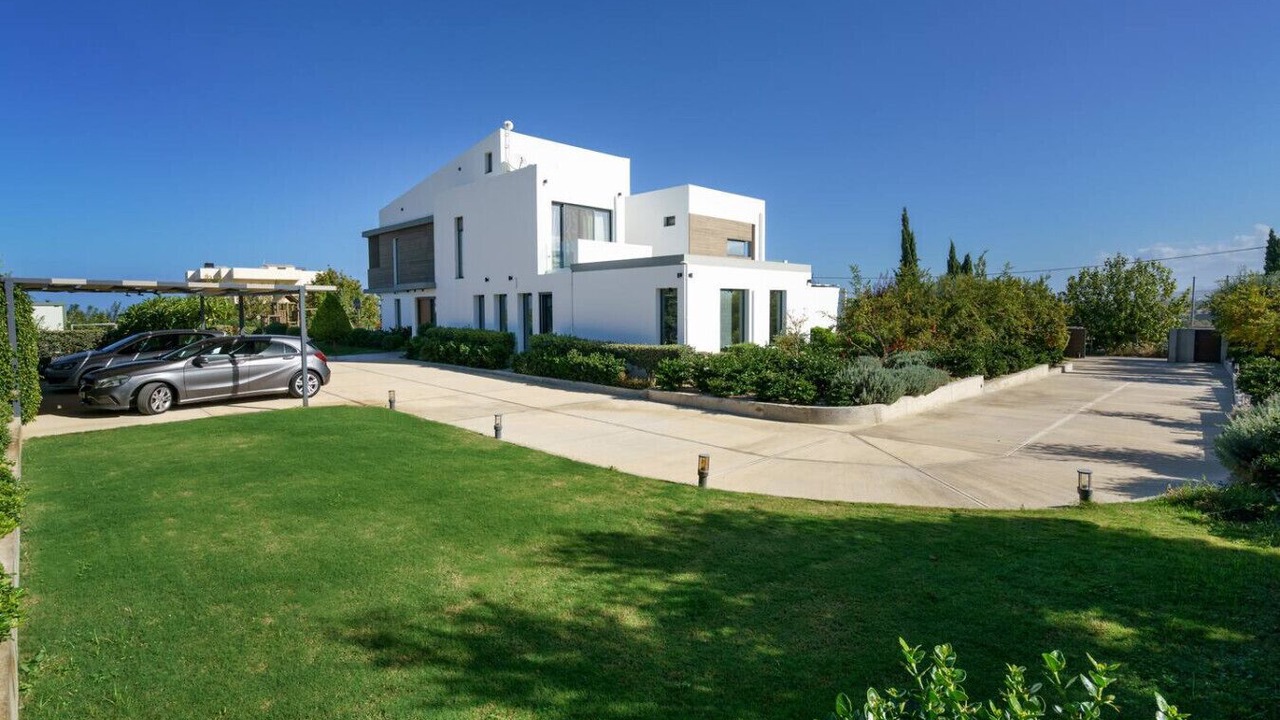 Photo of Outdoor in Adelianos Kampos
