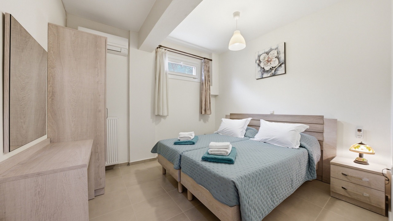 Photo of Bedroom in Petaleia