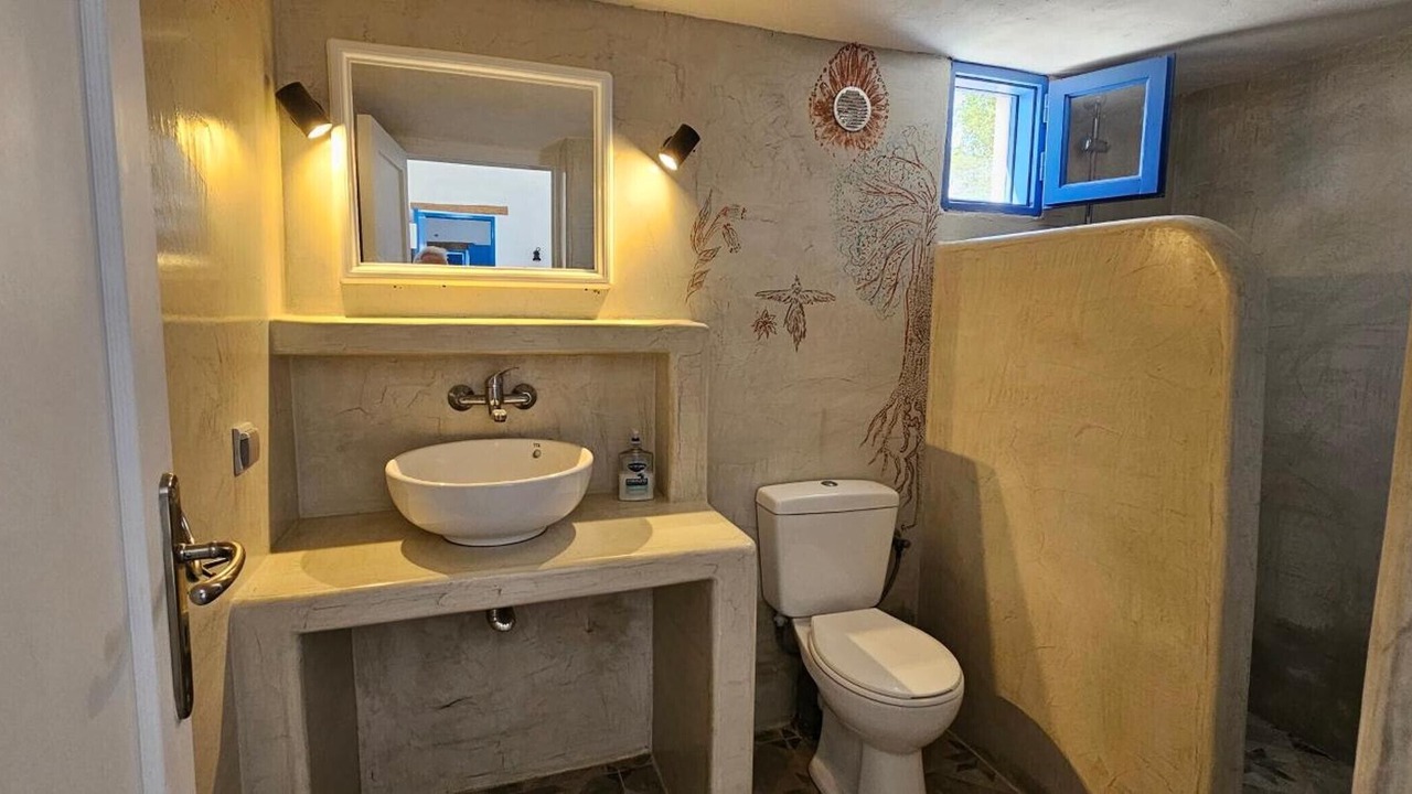 Photo of Bathroom in Perissa