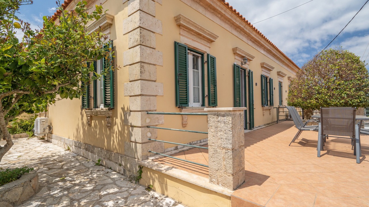 Photo of Patio Balcony in Parisata