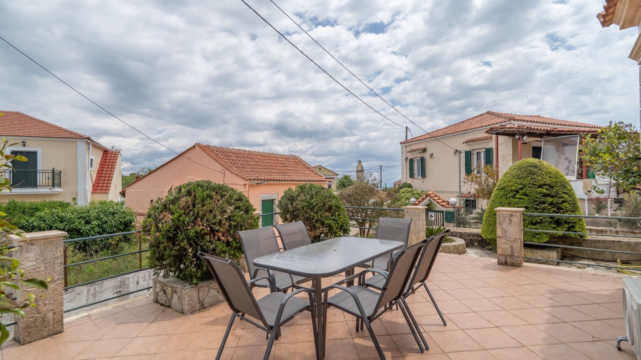 Photo of Outdoor in Parisata