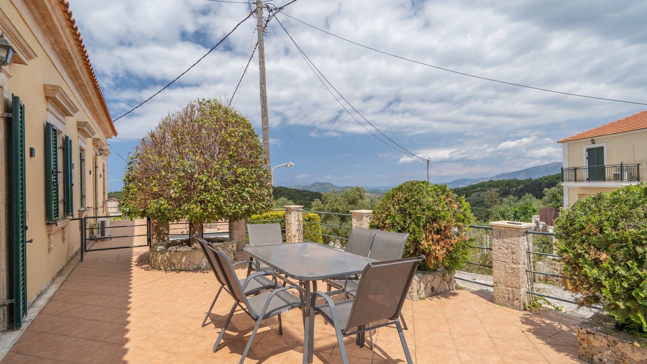 Photo of Outdoor in Parisata