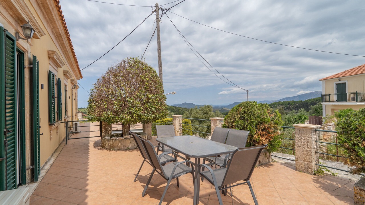 Photo of Outdoor in Parisata