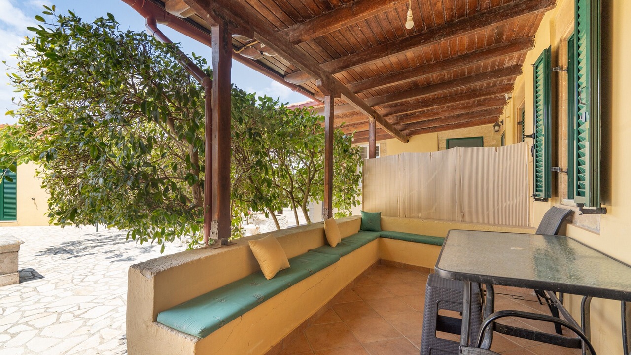 Photo of Outdoor in Parisata