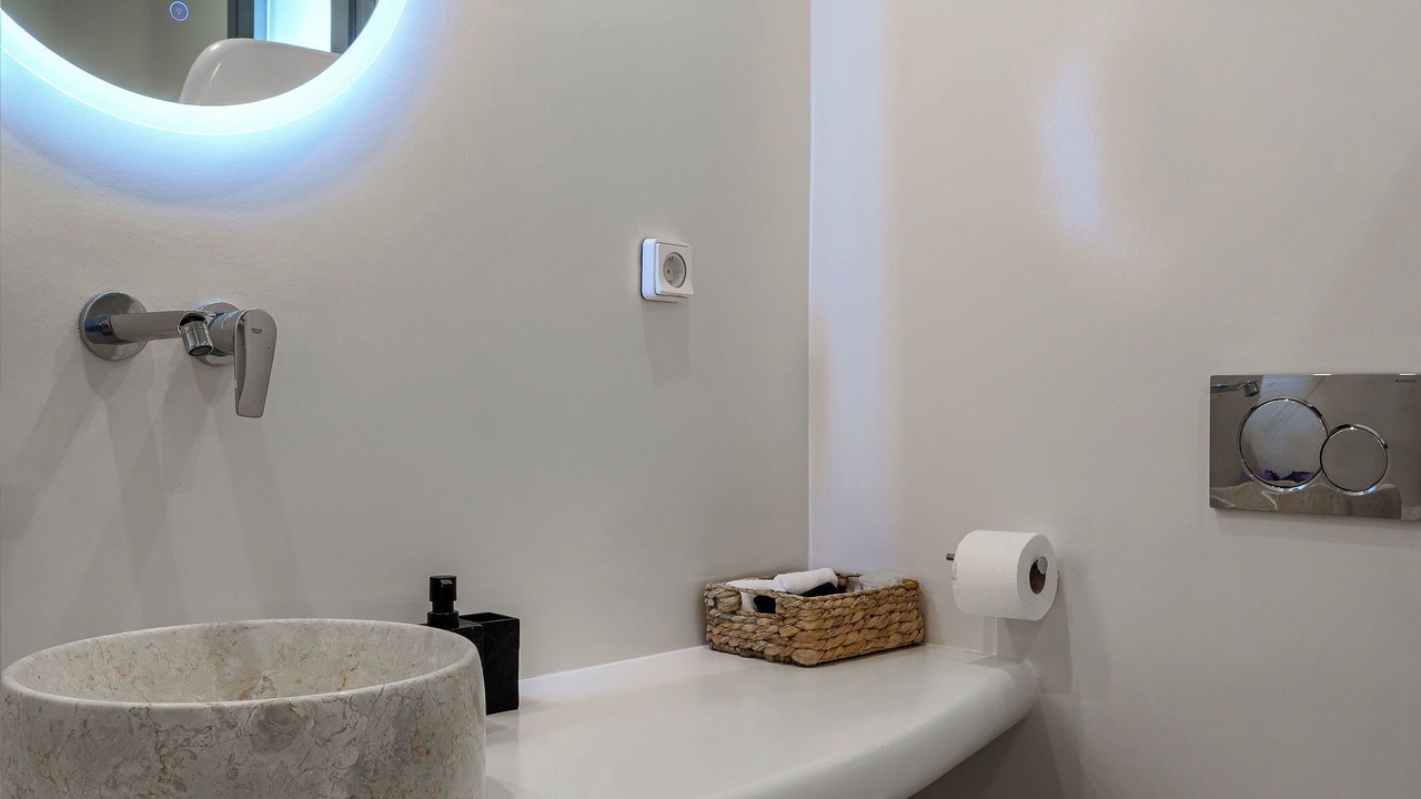 Photo of Bathroom in Kamari