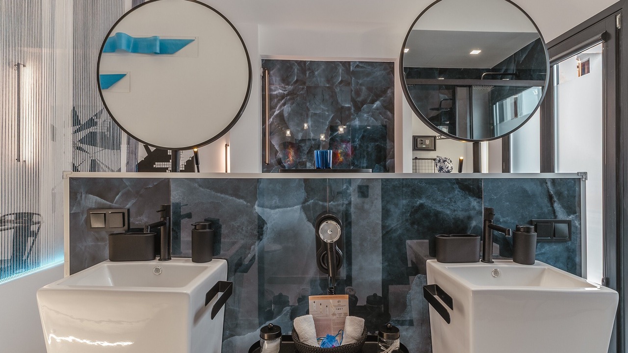 Photo of Bathroom in Ermoupoli