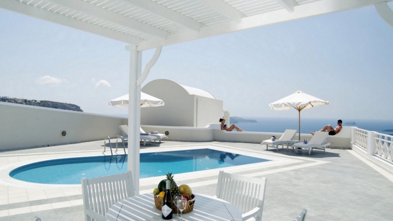 Photo of Others in Fira
