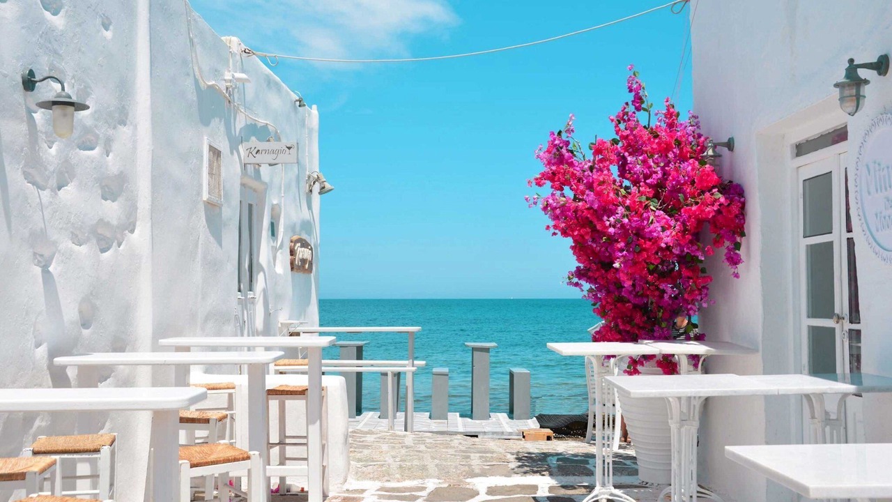 Photo of Others in Fira