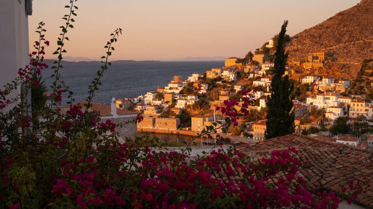 Photo of Others in Hydra