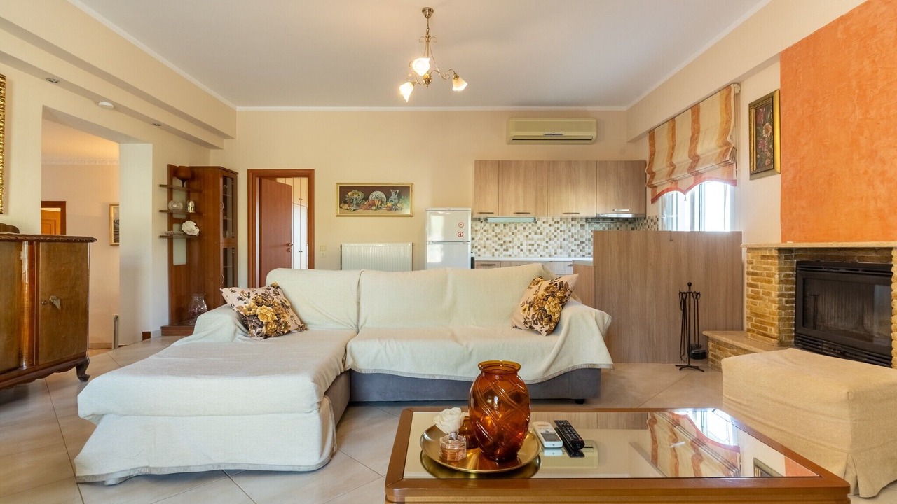 Photo of Livingroom in Saronikos