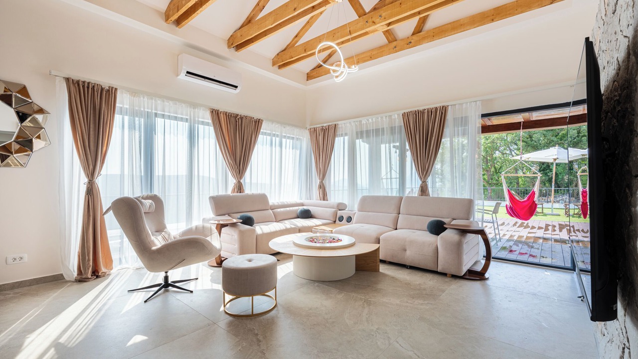 Photo of Livingroom in Bratesici