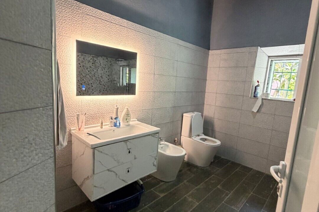 Photo of Bathroom in Mbrostar-Urë