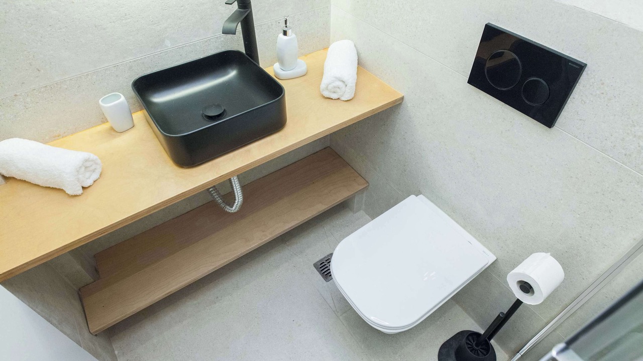 Photo of Bathroom in Galatsi