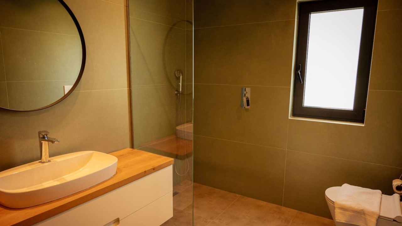 Photo of Bathroom in Ishem