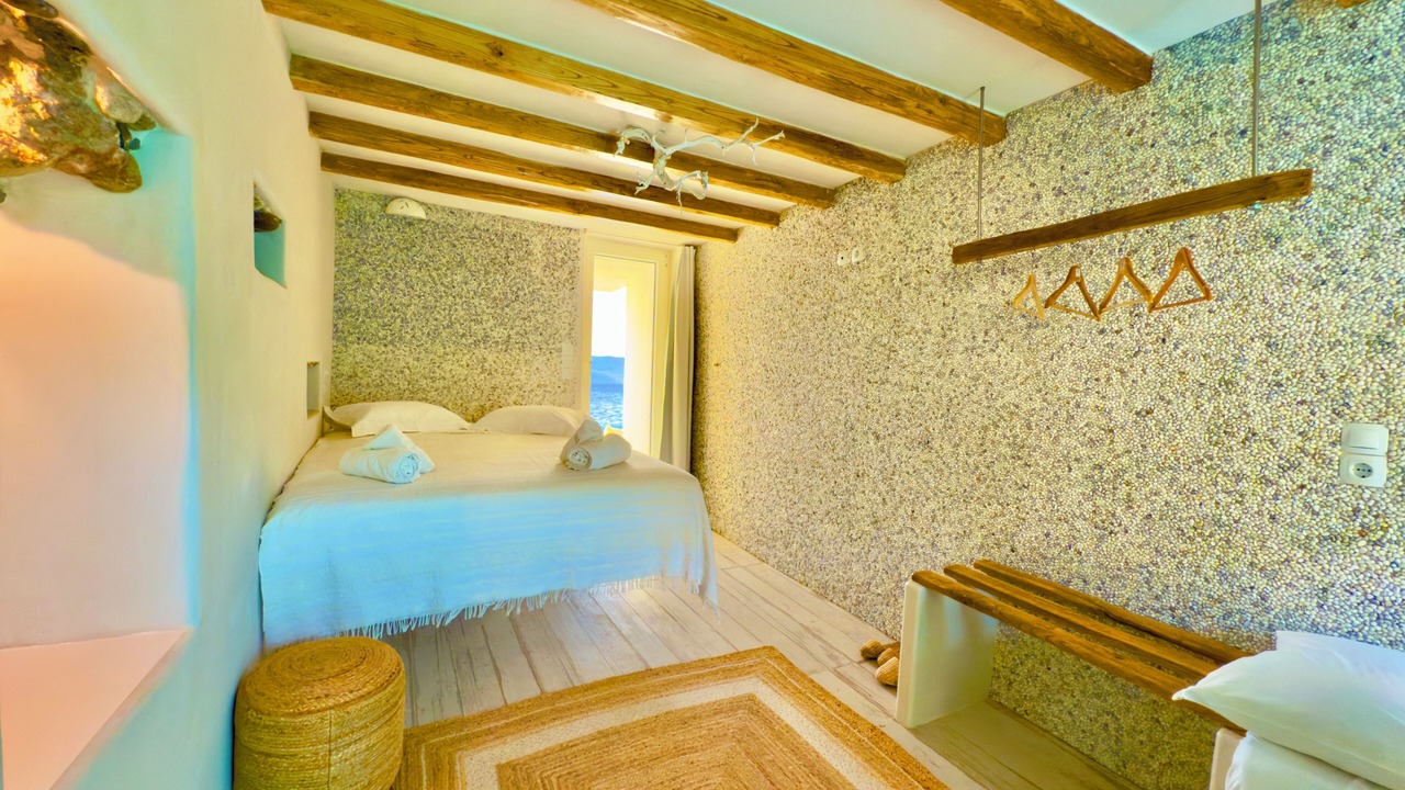 Photo of Bedroom in Milos
