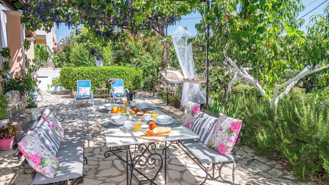 Photo of Outdoor in Antipernoi