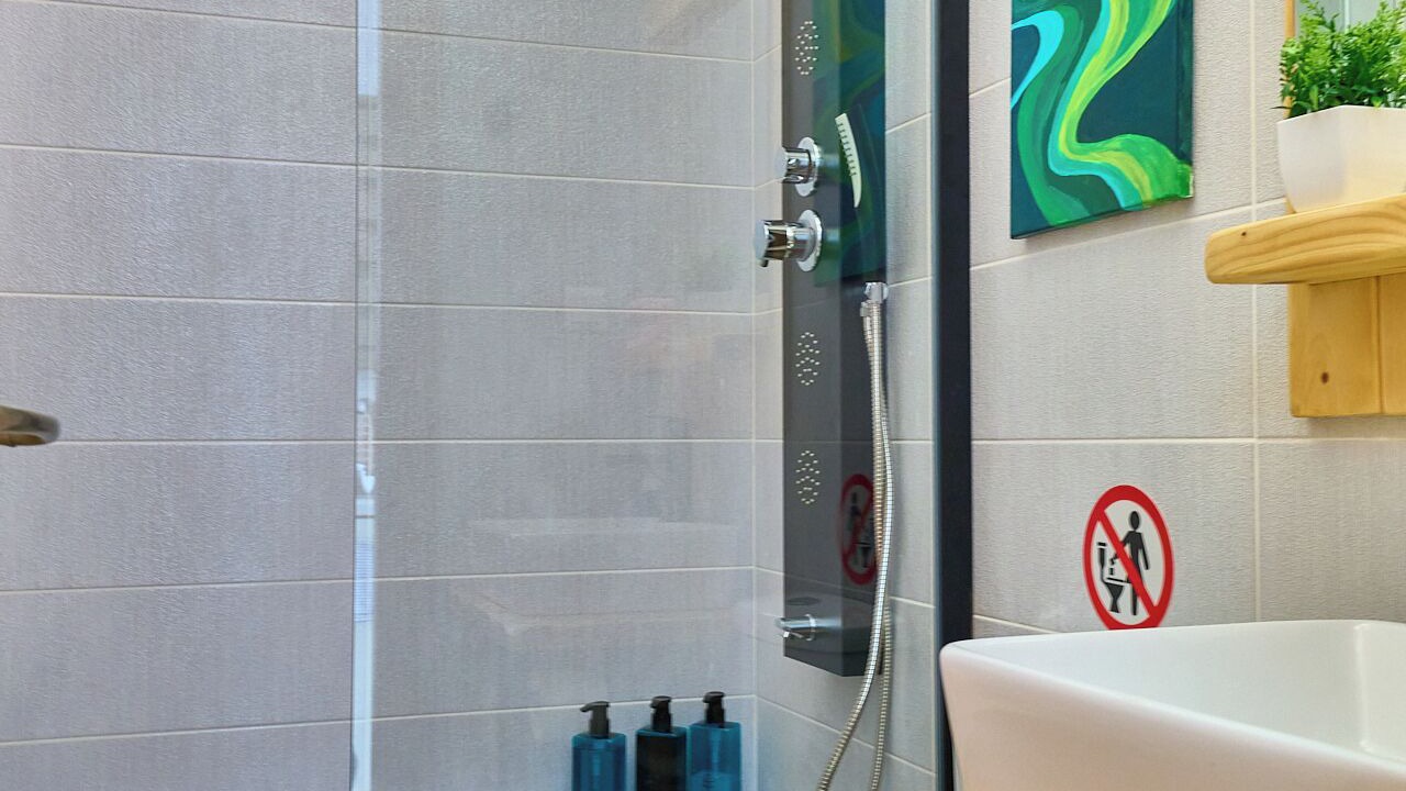 Photo of Bathroom in Larissa