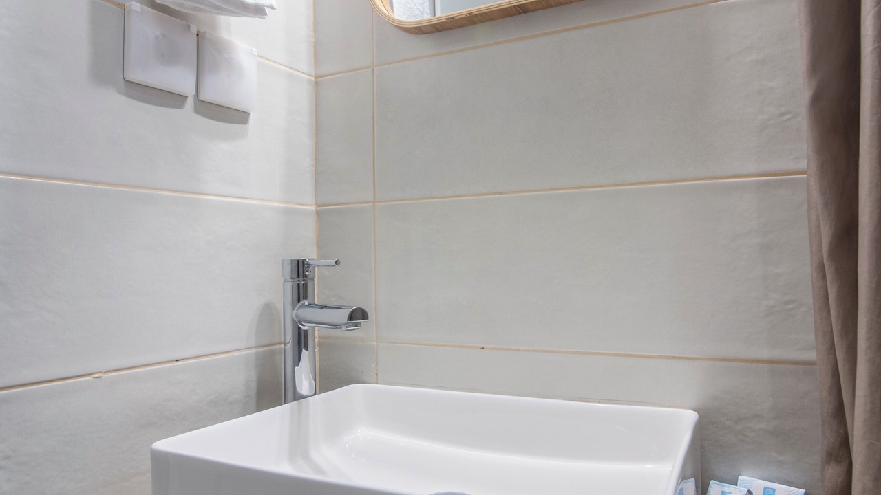 Photo of Bathroom in Ampelokipoi
