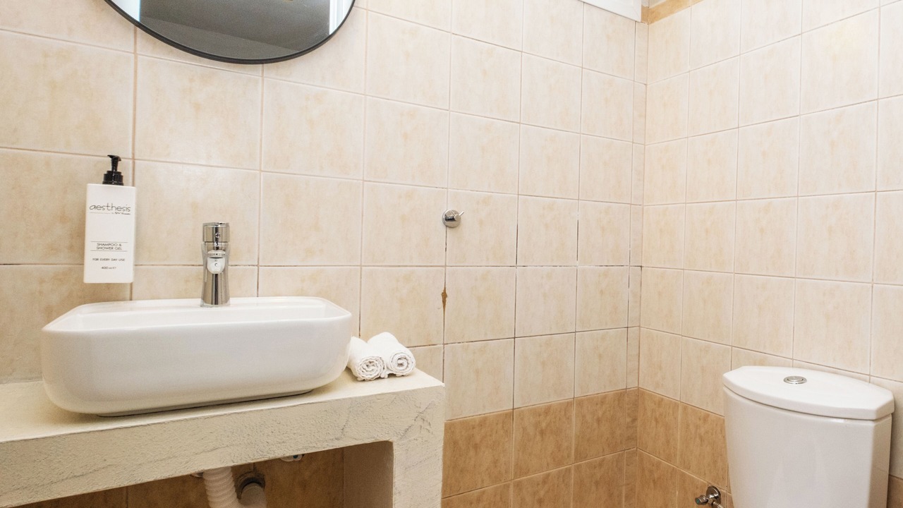 Photo of Bathroom in Polichrono