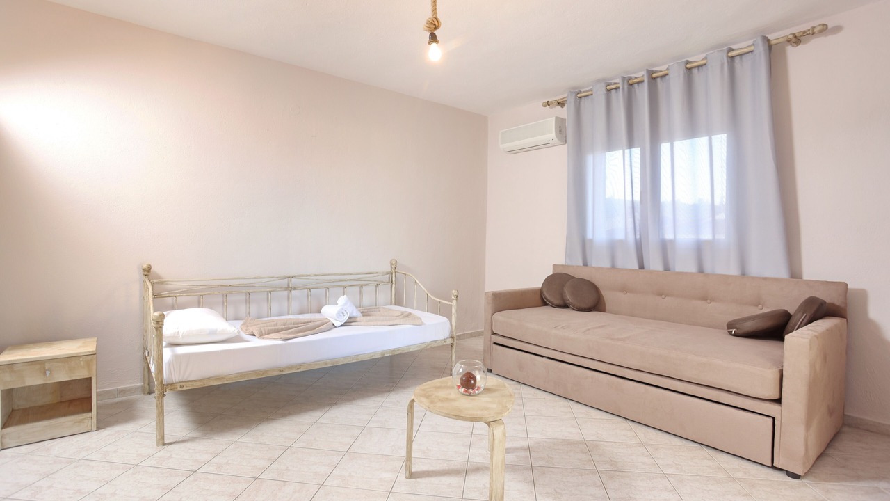 Photo of Livingroom in Polichrono