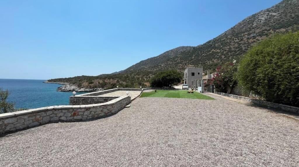 Photo of Outdoor in East Mani