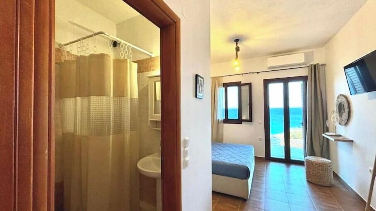 Photo of Bedroom in East Mani