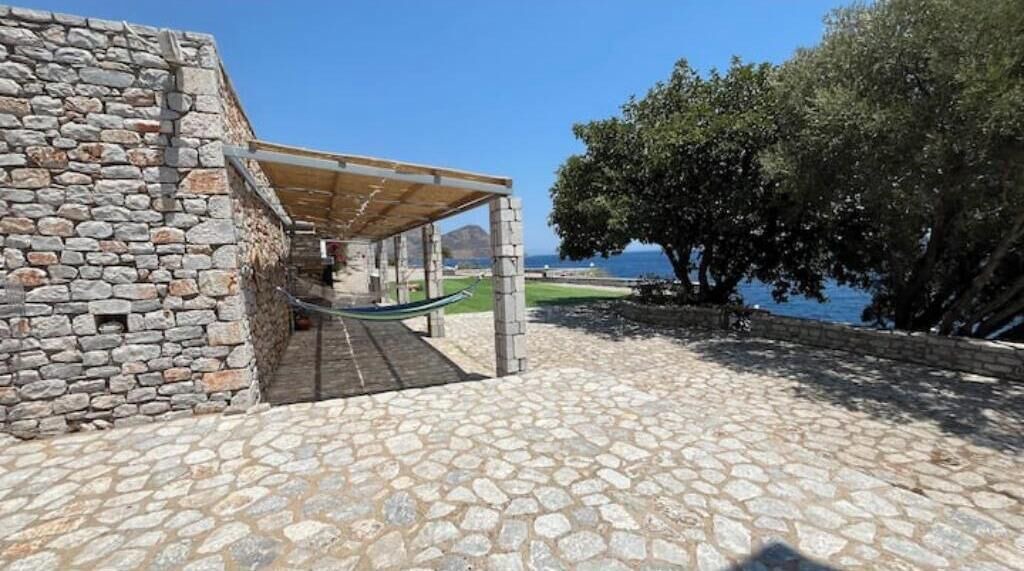 Photo of Patio Balcony in East Mani