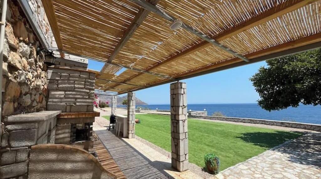 Photo of Patio Balcony in East Mani