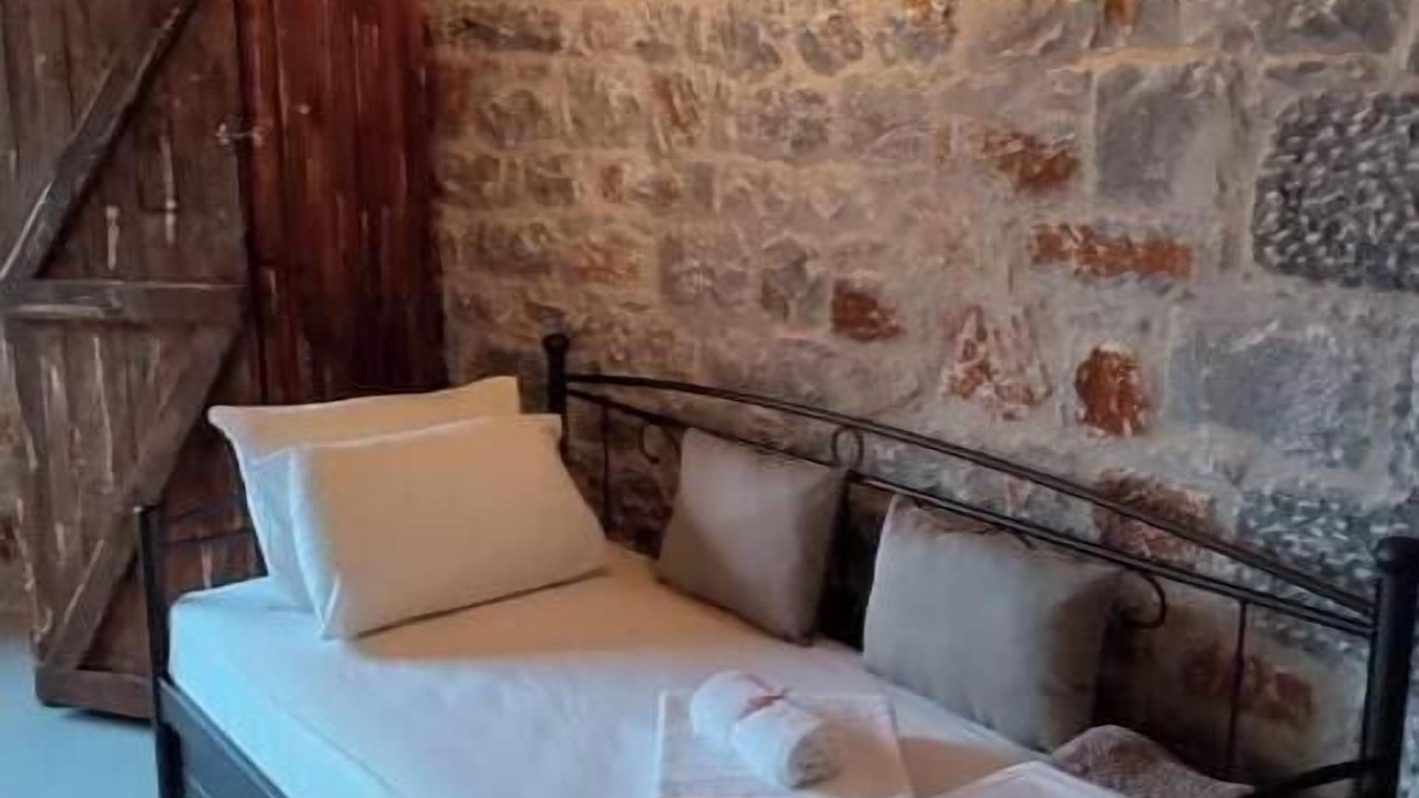 Photo of Bedroom in East Mani