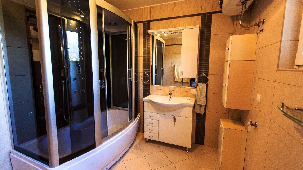 Photo of Bathroom in Burtaisi
