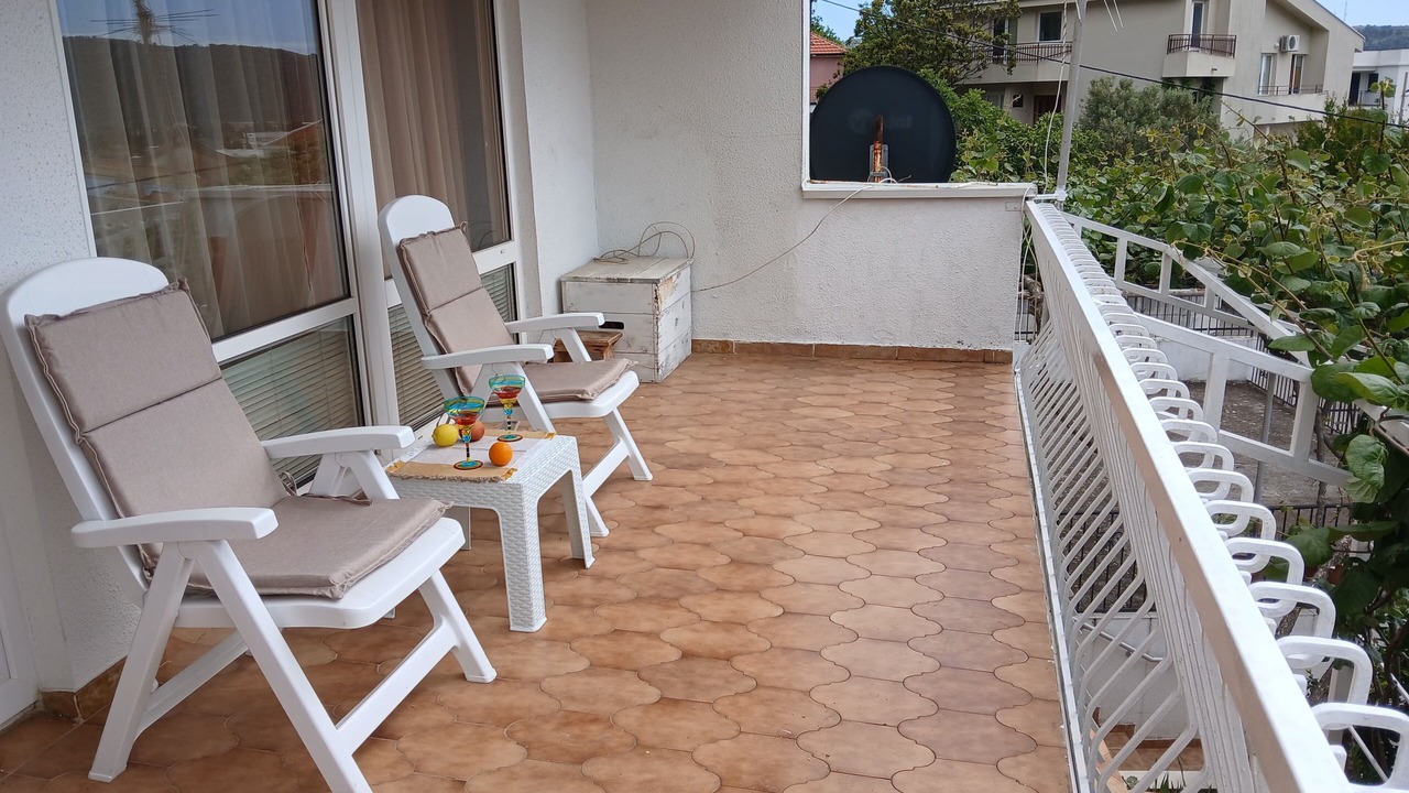 Photo of Patio Balcony in Burtaisi
