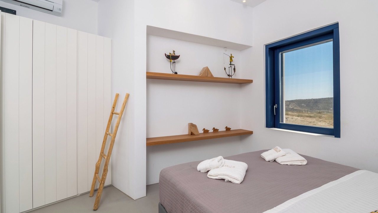 Photo of Bedroom in Milos