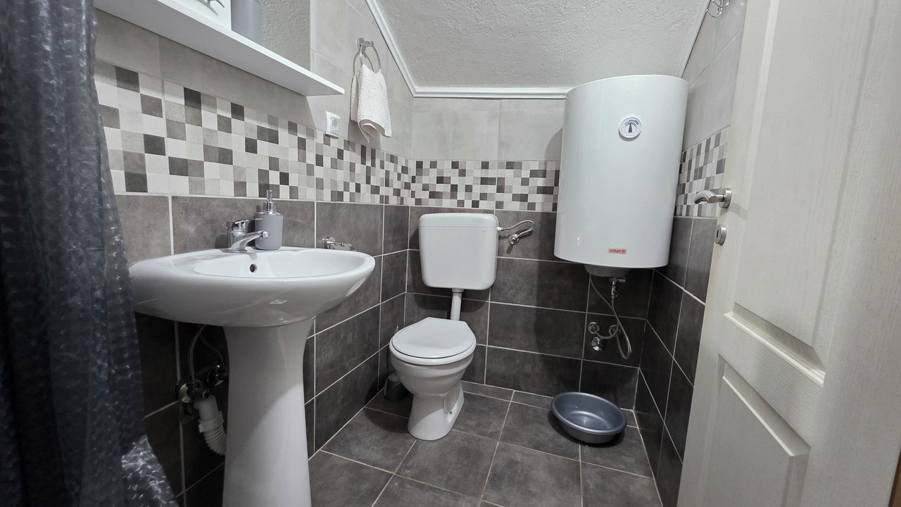 Photo of Bathroom in Virak