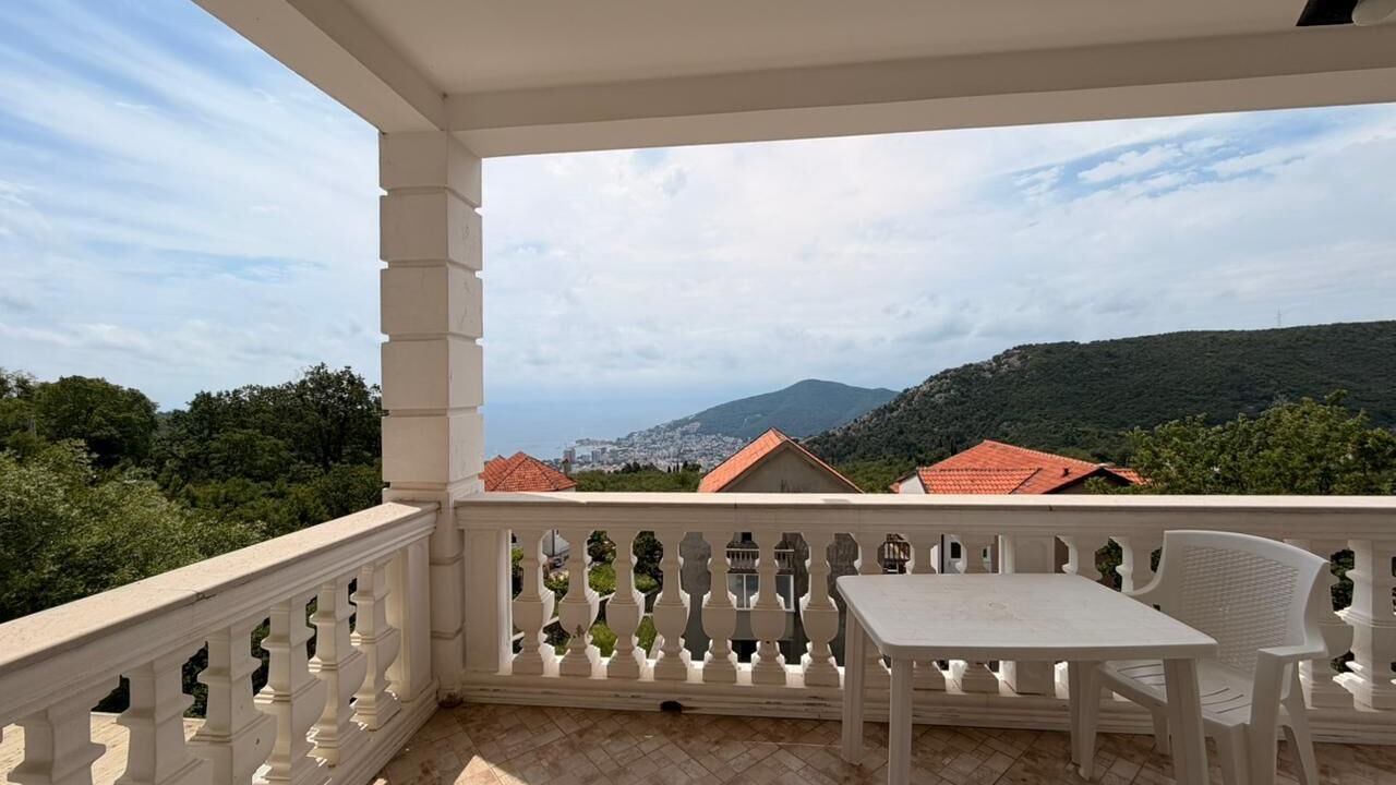 Photo of Patio Balcony in Lapcici