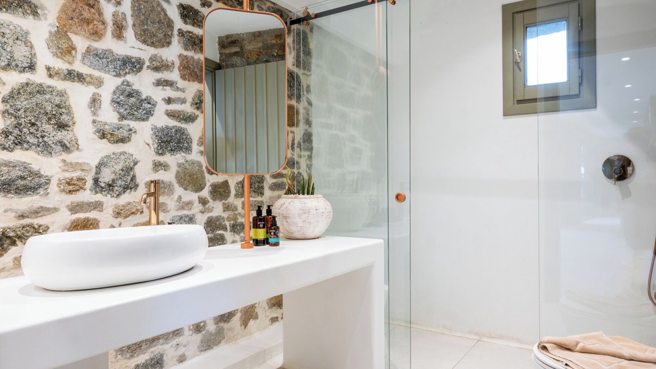 Photo of Bathroom in Plintri